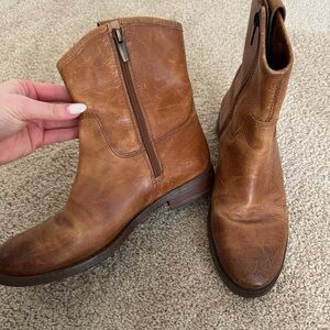 Vince Camuto Distressed booties Size 8.5 in brown leather